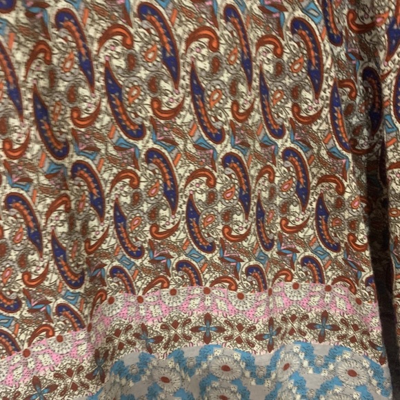 Flowy Patterned Dress - Picture 4 of 4